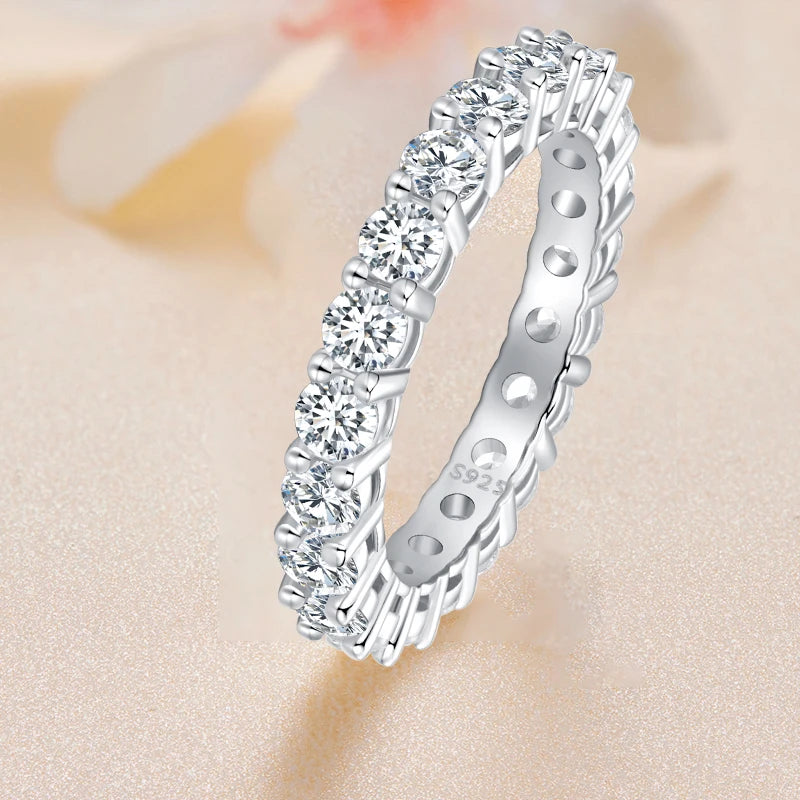 Anillo de moissanita chapado en platino, banda de eternidad completa/media para mujer, de plata de ley 925 con diamantes.