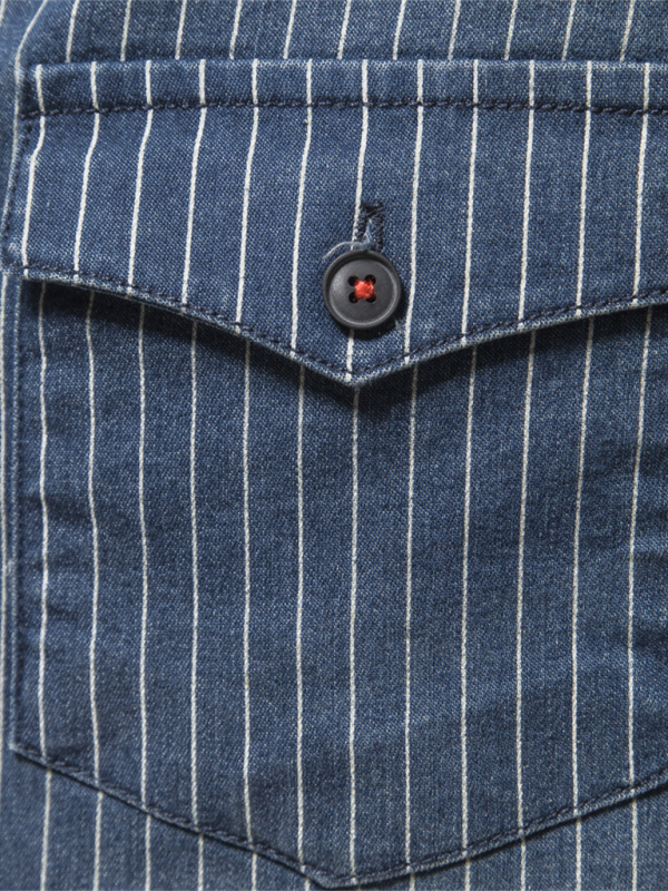 Camisa mezclilla desgastada a rayas