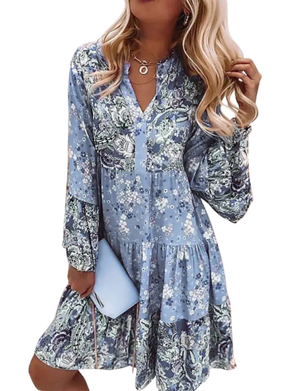 Minivestido en capas con manga corta y falda con estampado de mosaico floral y cuello en V