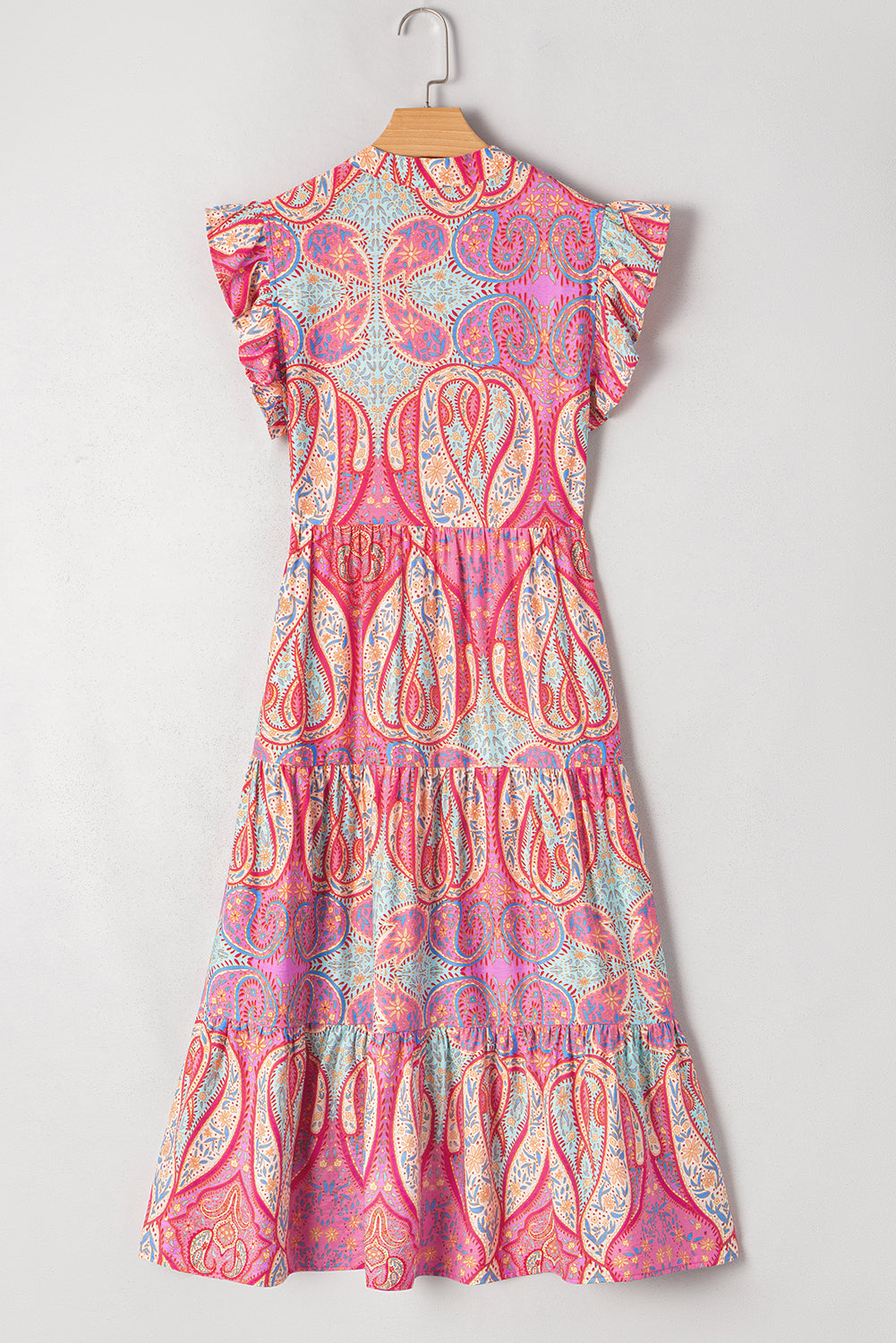 Vestido midi rosa con estampado paisley étnico y mangas con volantes