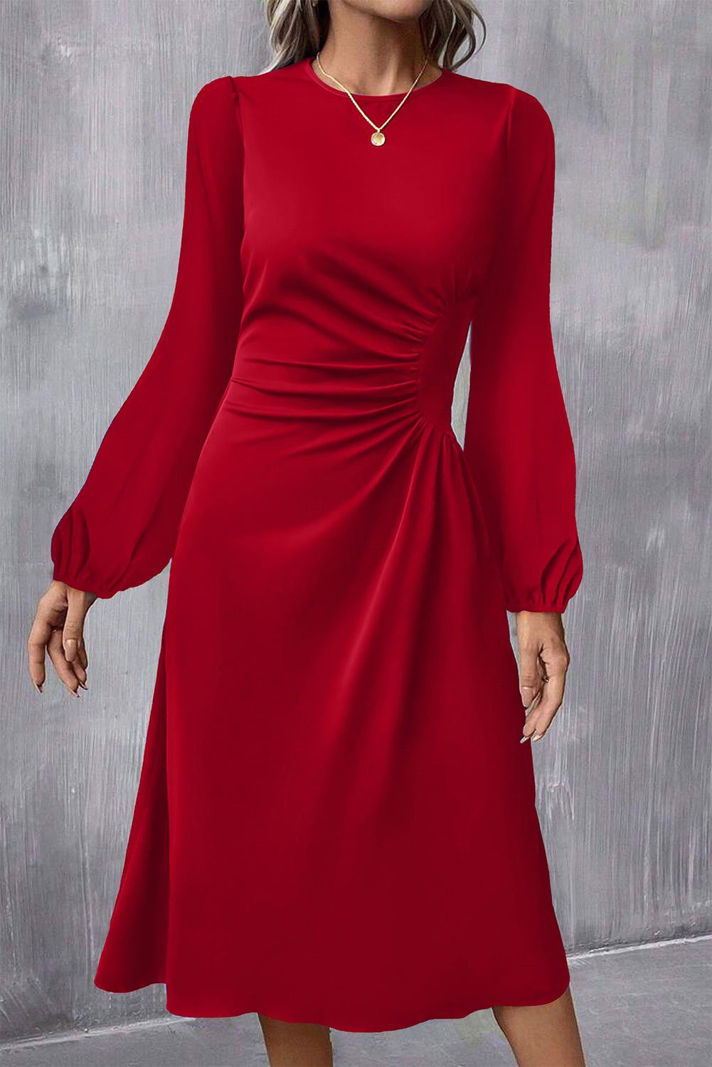 Vestido midi rojo intenso con fruncido en cintura y mangas largas