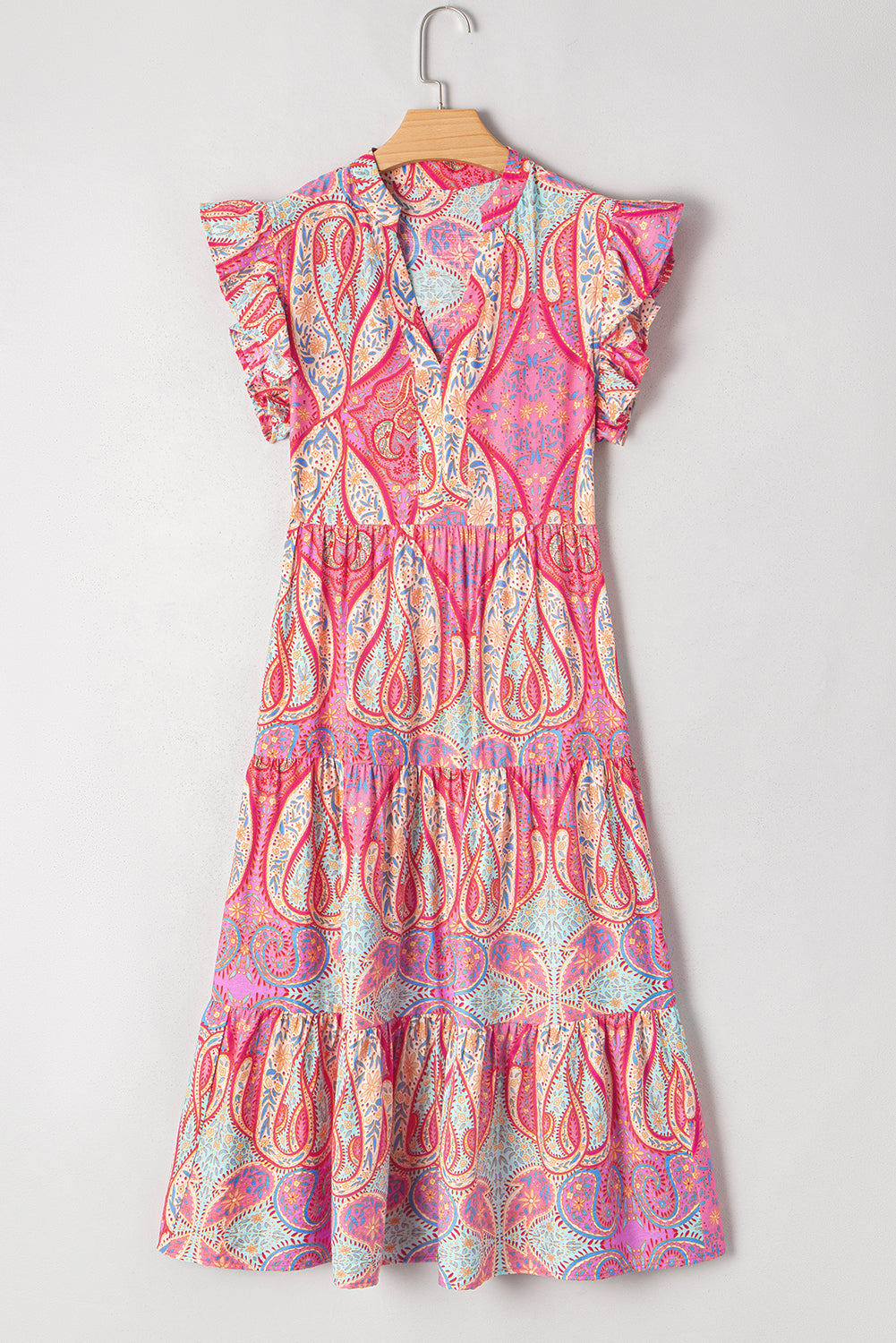 Vestido midi rosa con estampado paisley étnico y mangas con volantes