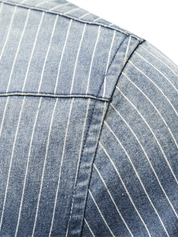 Camisa mezclilla desgastada a rayas