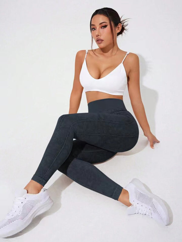 Leggings deportivos efecto durazno con acabado lavado, que realzan la cadera y ofrecen comodidad en todo tipo de entrenamientos.